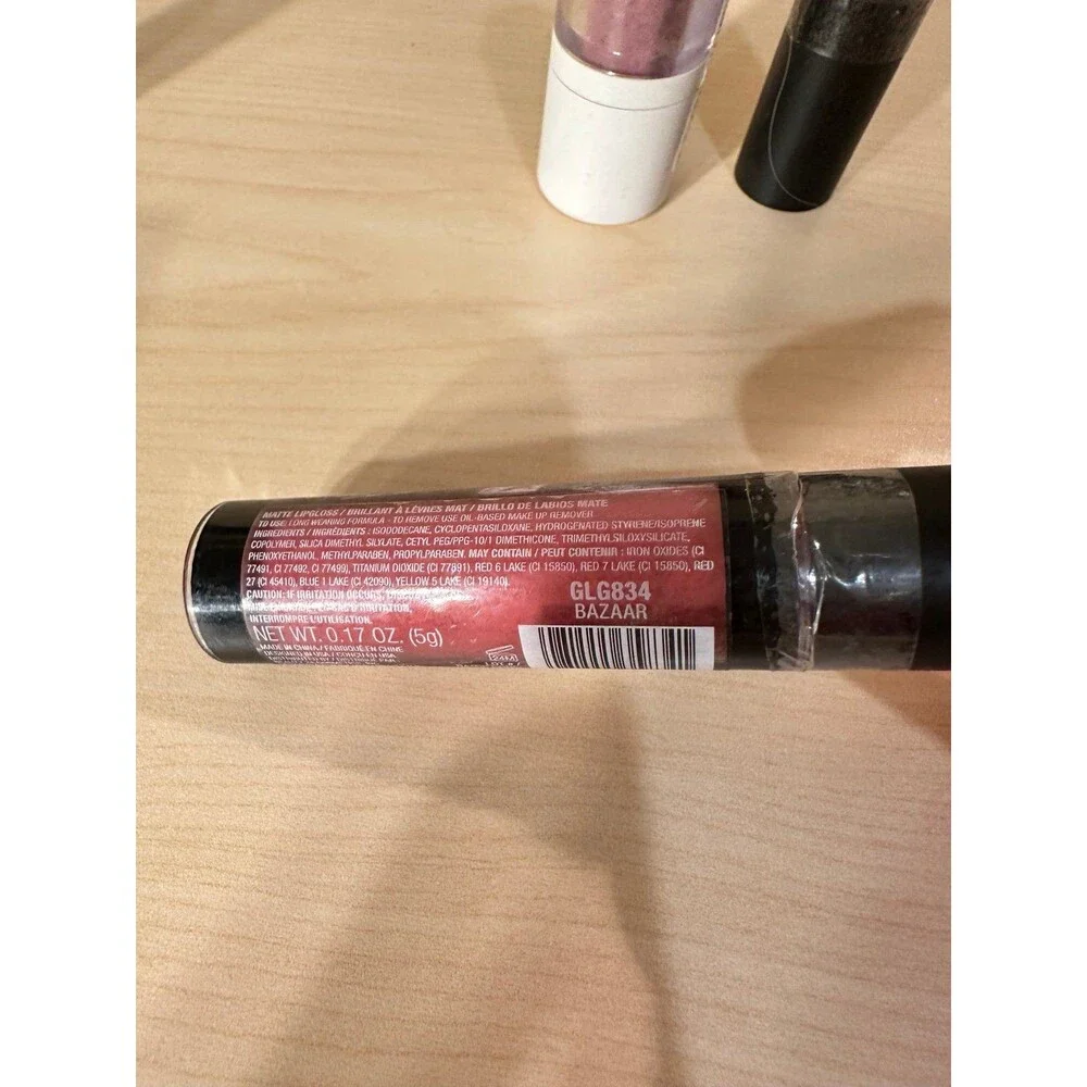 L A Girls flower powder